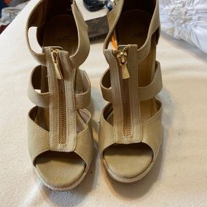 14th & Union Tan Strappy Sandals